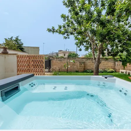 Villa Giulia With Hot Tub - Artemisia Homes Nociglia