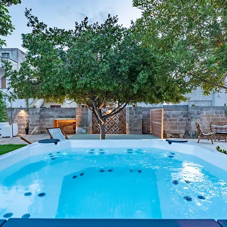 Villa Giulia With Hot Tub - Artemisia Homes Villa Nociglia