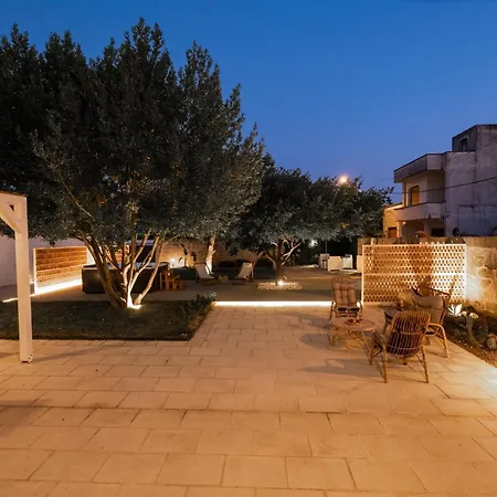 Giulia With Hot Tub - Artemisia Homes Nociglia