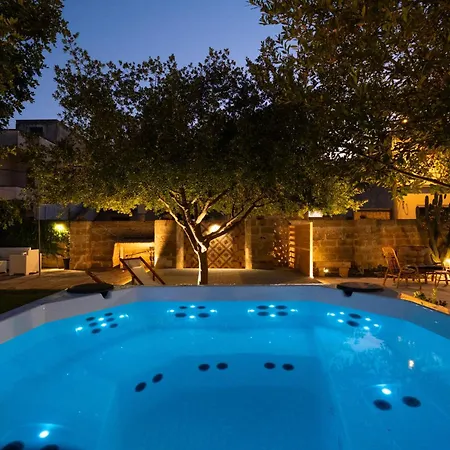 Villa Giulia With Hot Tub - Artemisia Homes Villa
