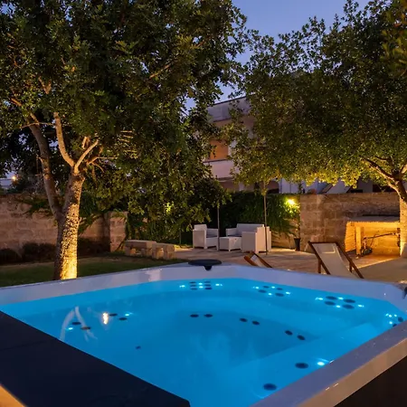 Villa Giulia With Hot Tub - Artemisia Homes