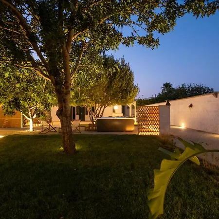 Giulia With Hot Tub - Artemisia Homes Nociglia