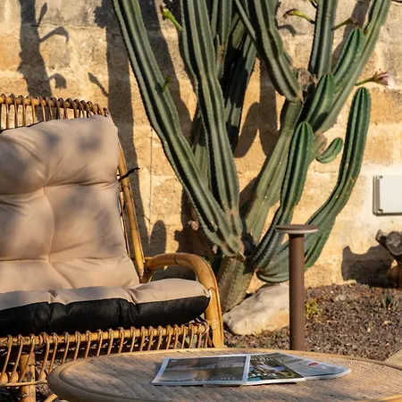Giulia With Hot Tub - Artemisia Homes Villa *
