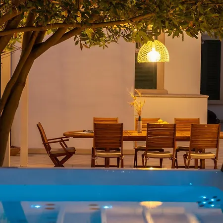 Giulia With Hot Tub - Artemisia Homes * Nociglia